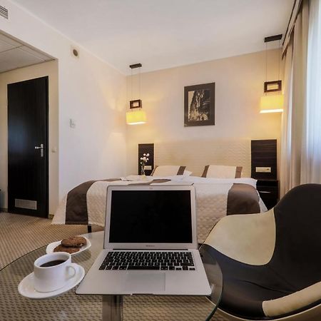 Hotel Borowiecki Lodz  Exterior photo
