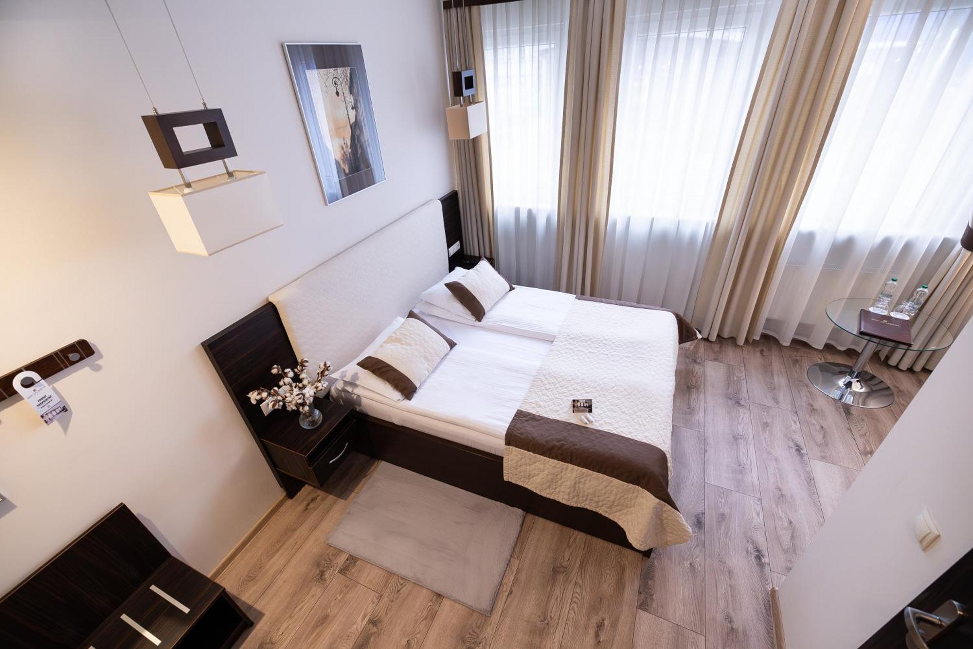 Hotel Borowiecki Lodz  Exterior photo